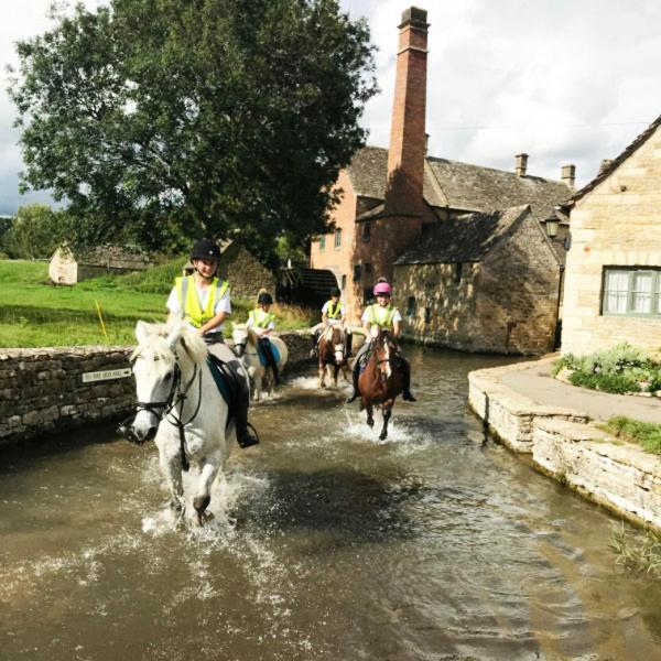فندق The Crown At Shipton Shipton under Wychwood المظهر الخارجي الصورة